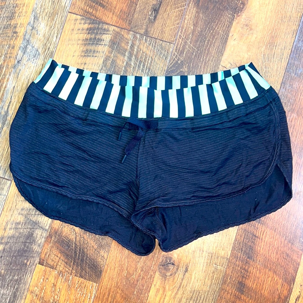 Women’s Lululemon Shorts Size 6